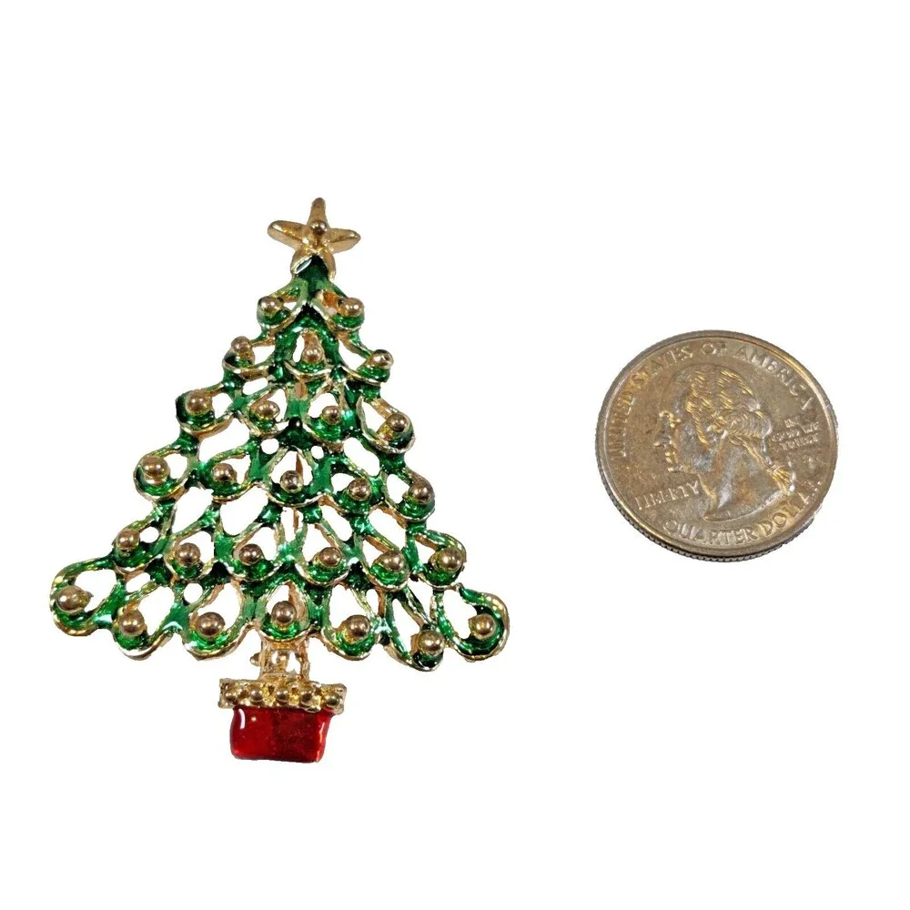 VGT Christmas Tree ~ Holiday Brooch - 1.75